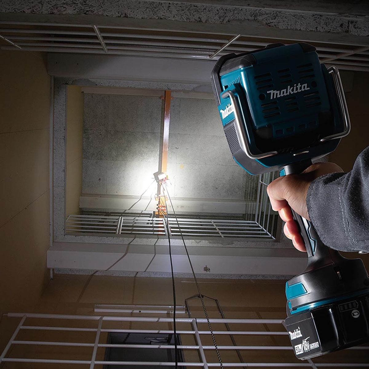 Makita Lykt 1250lm LED 18V LXT ® DML812