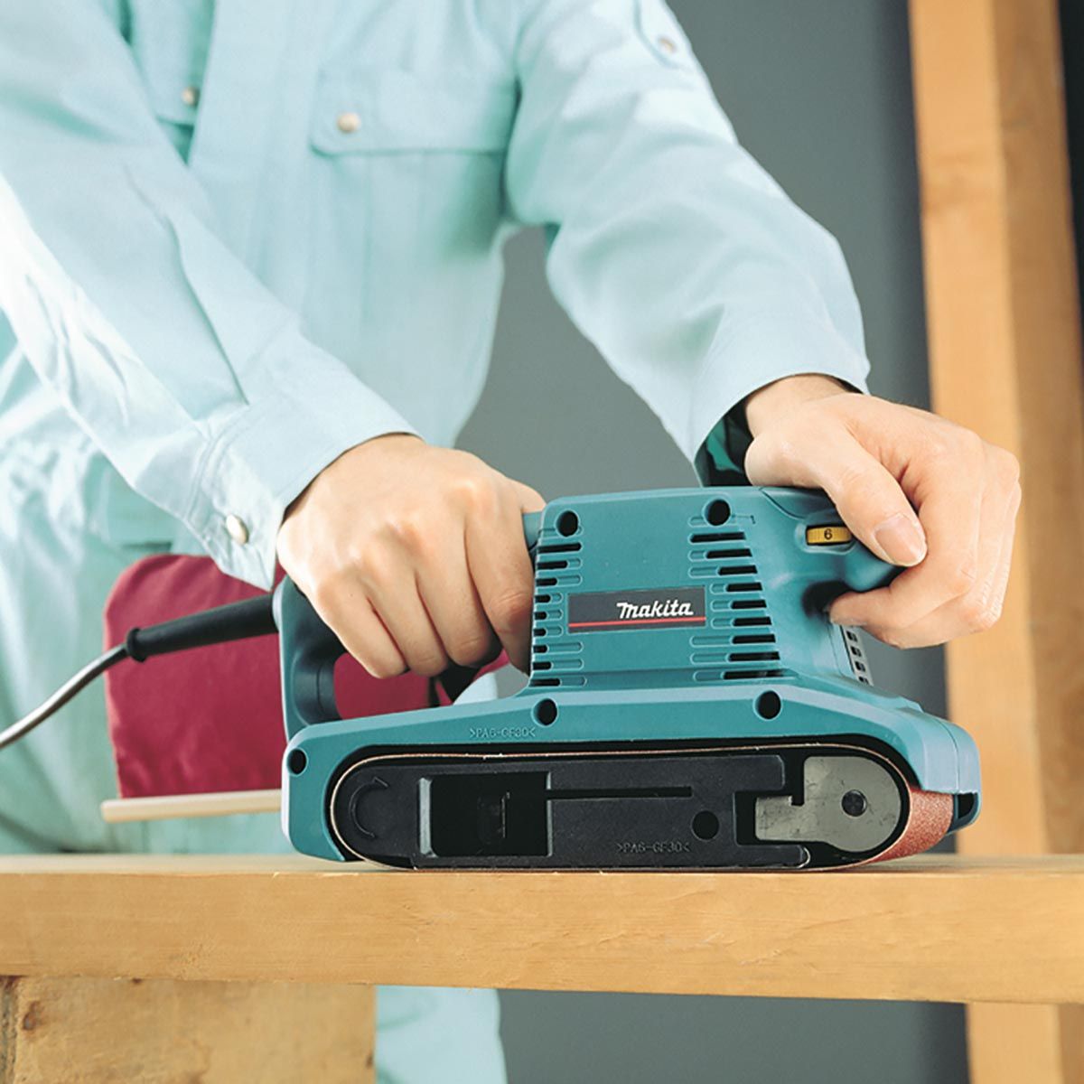 Makita Båndsliper 650W 76mm 9911