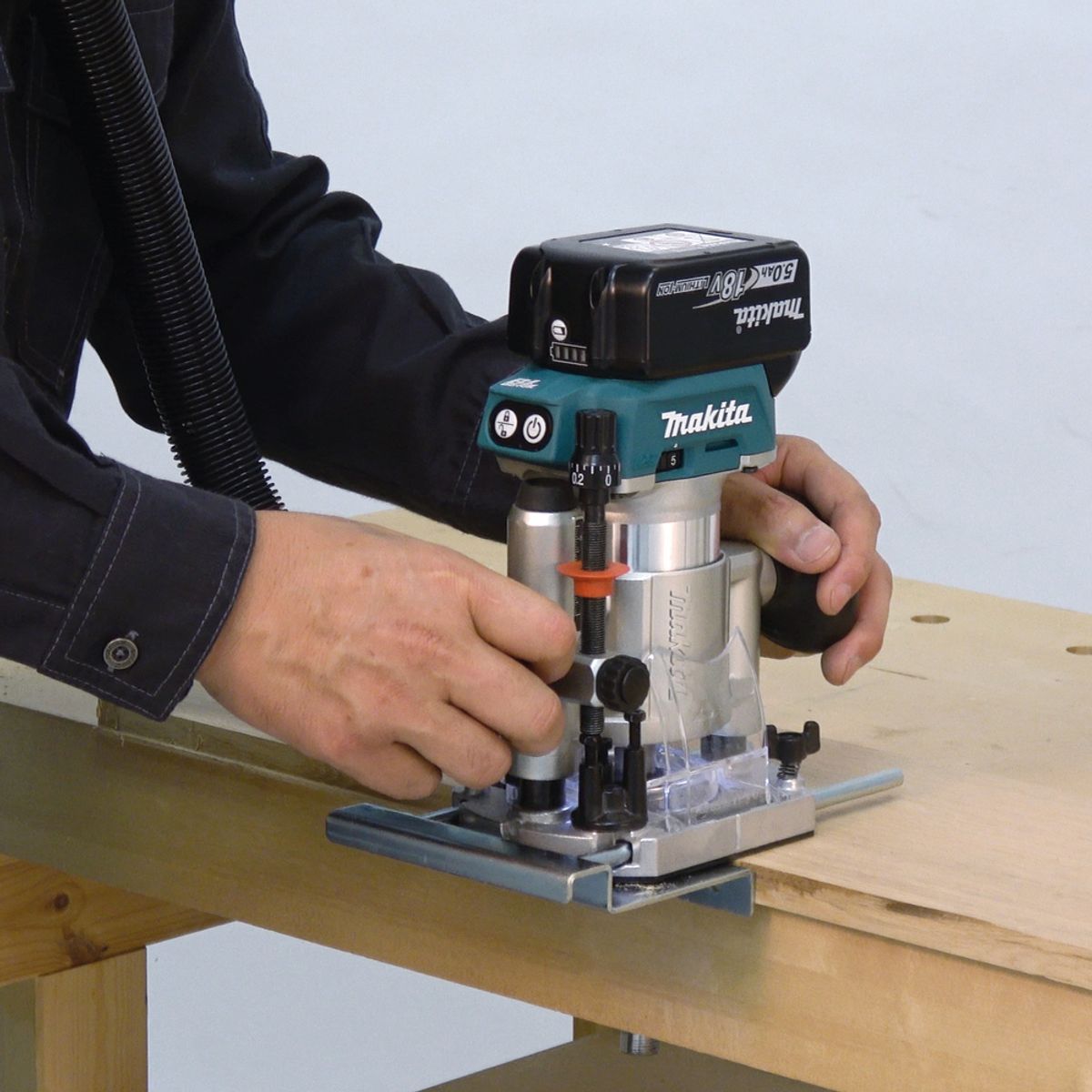 Makita Overfres 18V LXT ® 6/8mm DRT50ZJX5