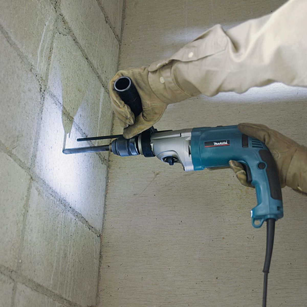 Makita Slagbormaskin 1010W HP2071FJ