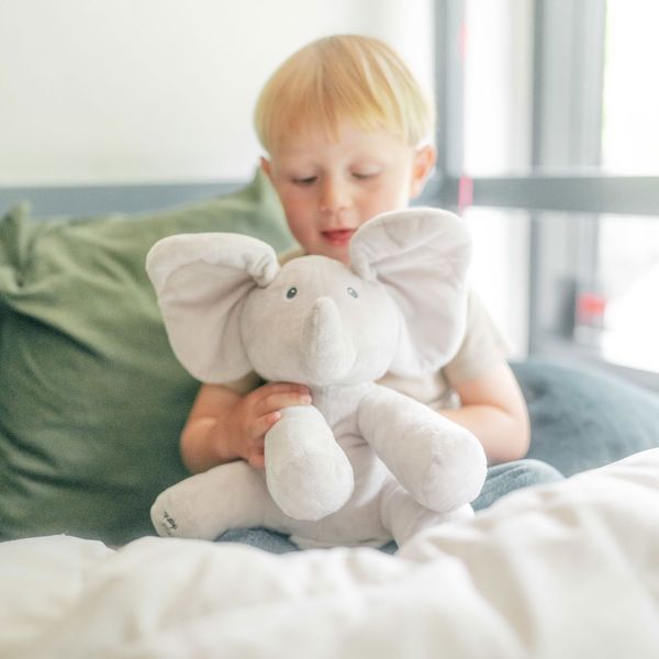 Hovedbilde Peekaboo Elefant - Myk og deilig kosedyr med Sang ...